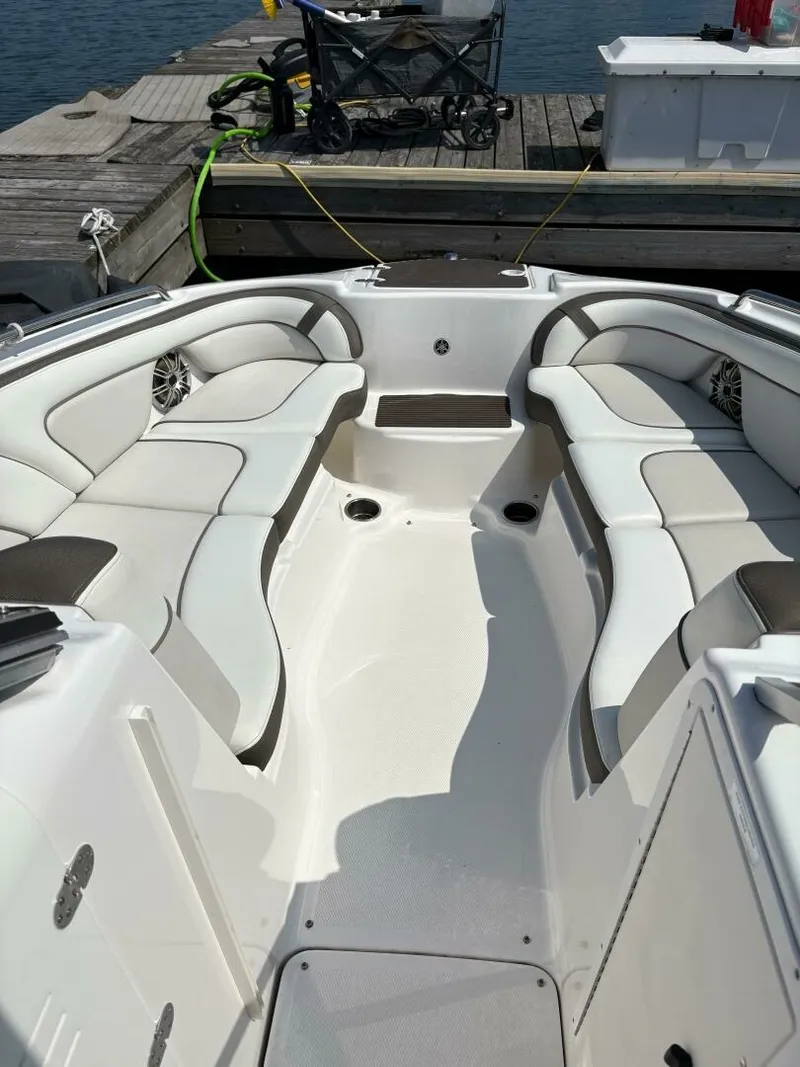 Slide: The Image of 2013 Yamaha Boats 242 Limited S 24 - 7833159