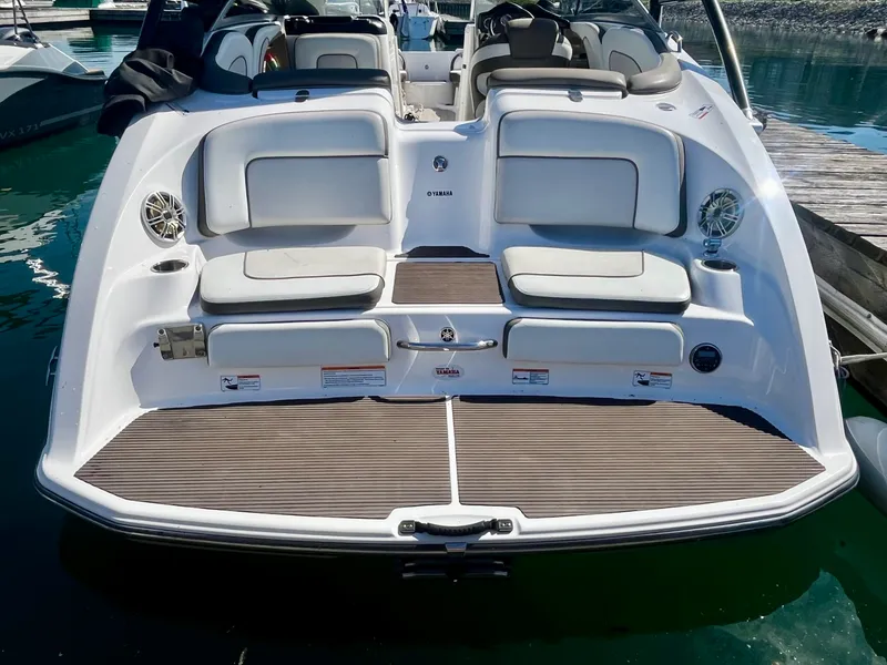Slide: The Image of 2013 Yamaha Boats 242 Limited S 24 - 7833152