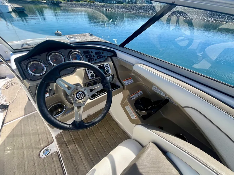 Slide: The Image of 2013 Yamaha Boats 242 Limited S 24 - 7833166