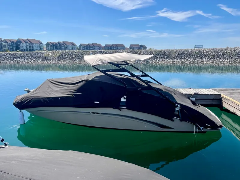Slide: The Image of 2013 Yamaha Boats 242 Limited S 24 - 7833171