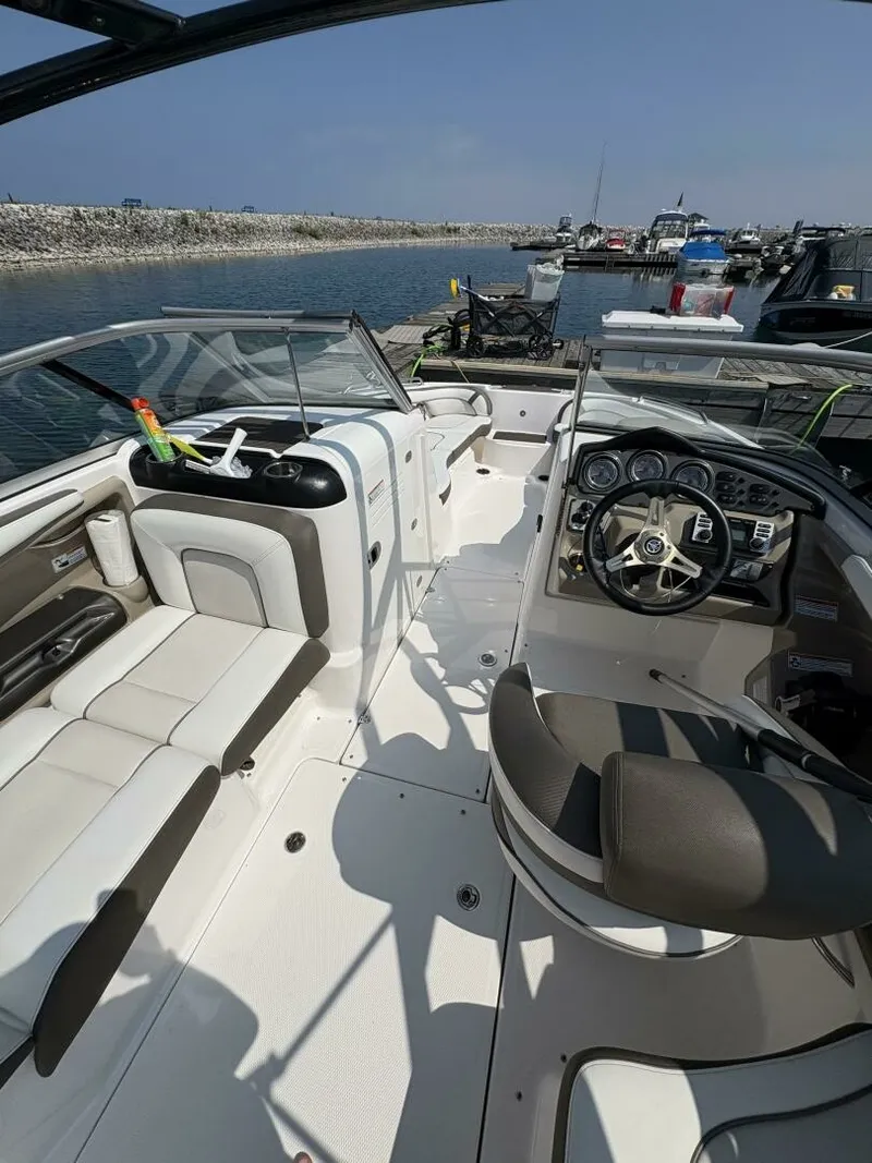 Slide: The Image of 2013 Yamaha Boats 242 Limited S 24 - 7833165