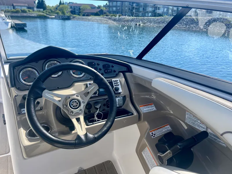 Slide: The Image of 2013 Yamaha Boats 242 Limited S 24 - 7833167