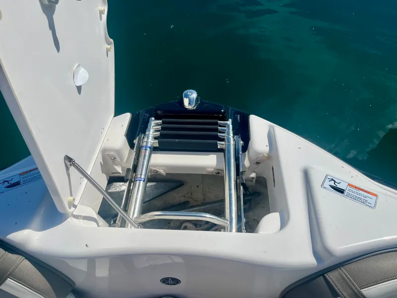 Slide: The Image of 2013 Yamaha Boats 242 Limited S 24 - 7833163