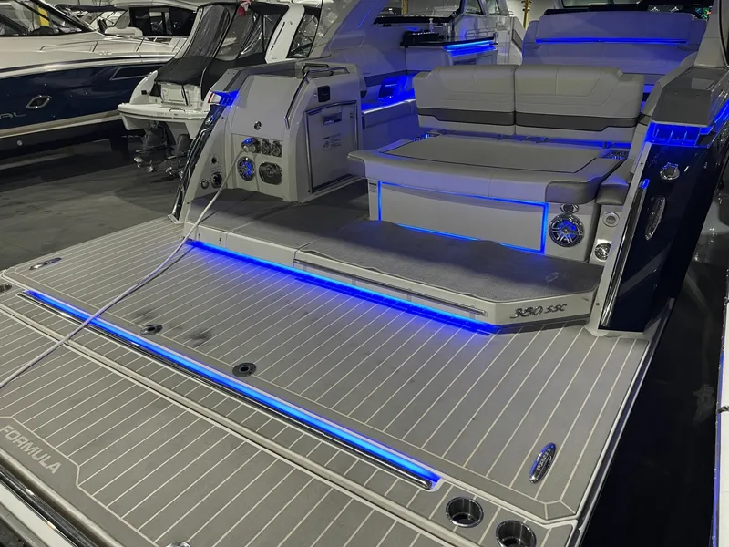 Slide: The Image of 2020 Formula 380 Super Sport Crossover I/O 38 - 7833242