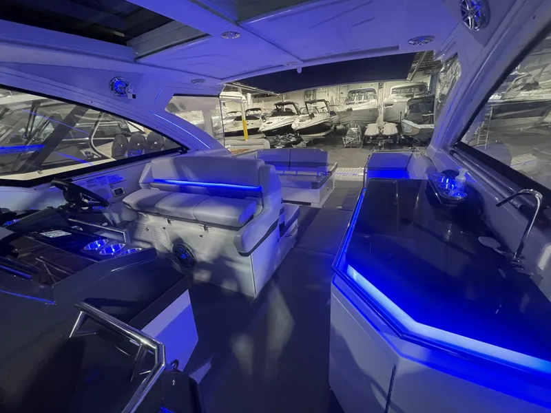 Slide: The Image of 2020 Formula 380 Super Sport Crossover I/O 38 - 7833314