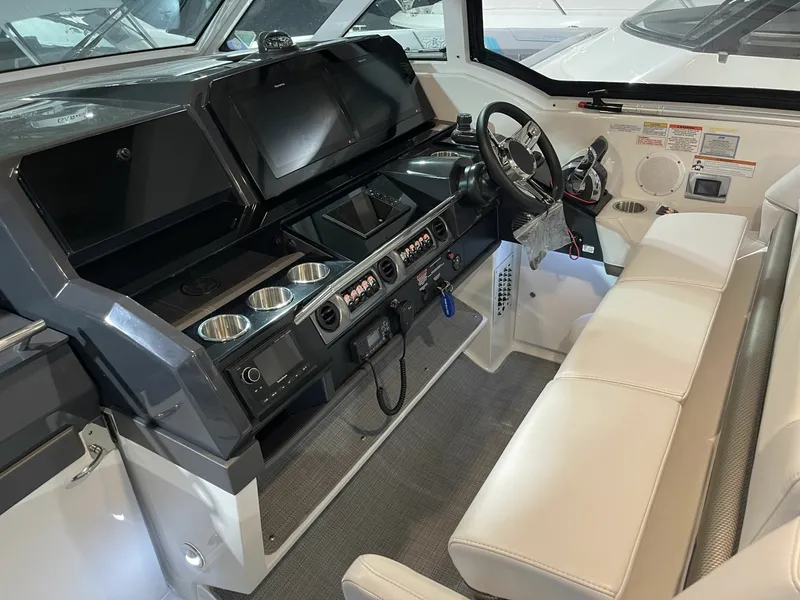 Slide: The Image of 2020 Formula 380 Super Sport Crossover I/O 38 - 7833282