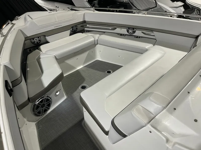 Slide: The Image of 2020 Formula 380 Super Sport Crossover I/O 38 - 7833304