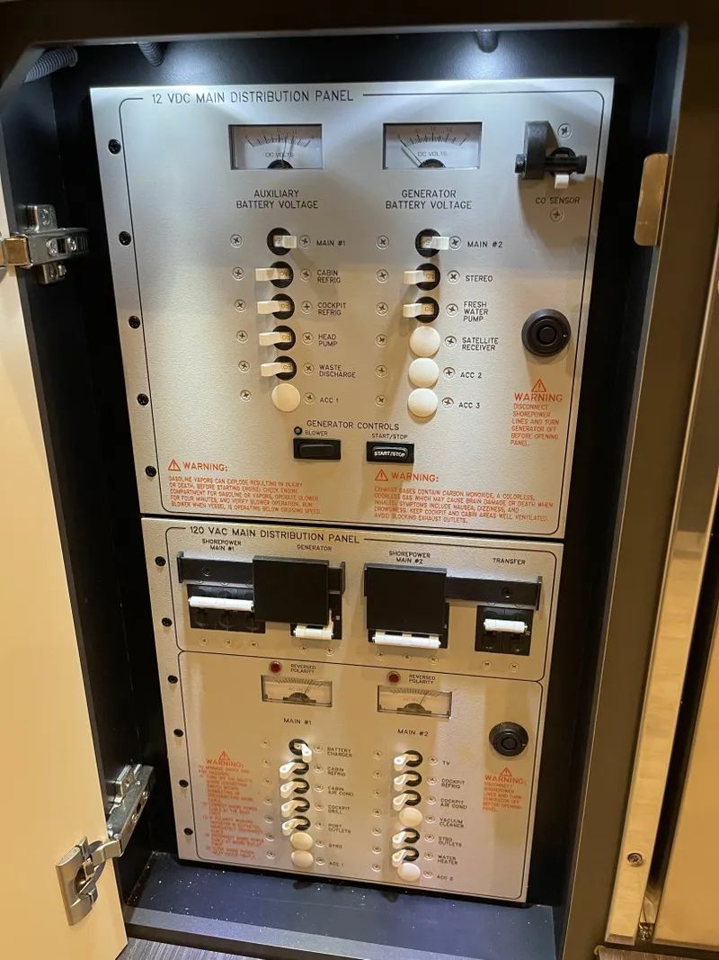 Slide: The Image of 2020 Formula 380 Super Sport Crossover I/O 38 - 7833332
