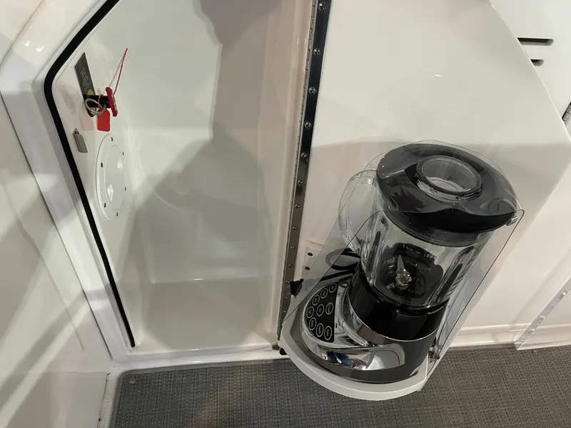 Slide: The Image of 2020 Formula 380 Super Sport Crossover I/O 38 - 7833276