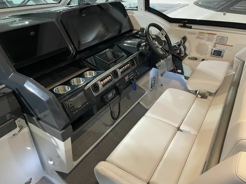 Slide: The Image of 2020 Formula 380 Super Sport Crossover I/O 38 - 7833281