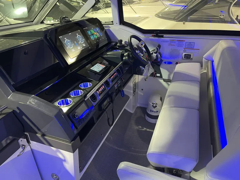 Slide: The Image of 2020 Formula 380 Super Sport Crossover I/O 38 - 7833313