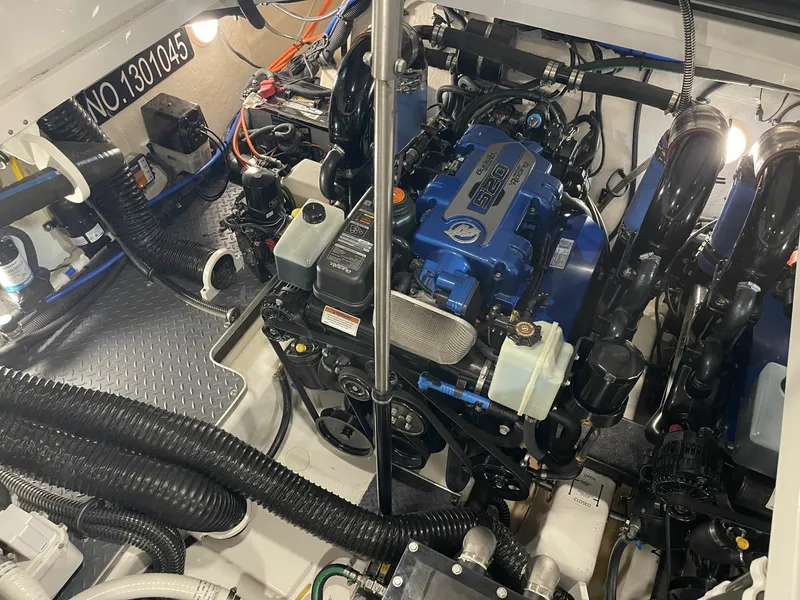 Slide: The Image of 2020 Formula 380 Super Sport Crossover I/O 38 - 7833344