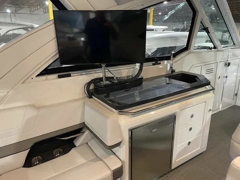 Slide: The Image of 2020 Formula 380 Super Sport Crossover I/O 38 - 7833271