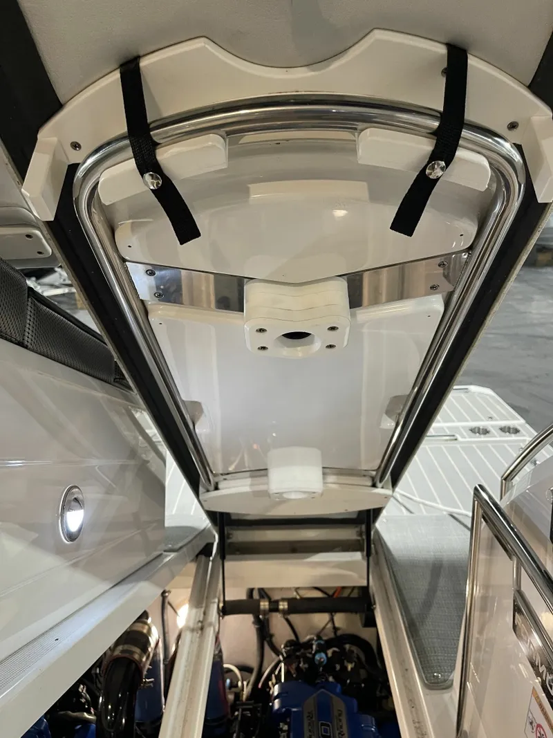 Slide: The Image of 2020 Formula 380 Super Sport Crossover I/O 38 - 7833350