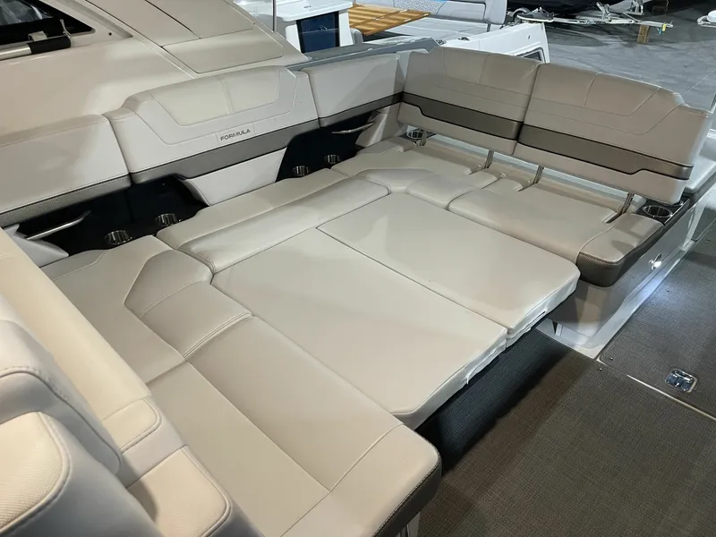 Slide: The Image of 2020 Formula 380 Super Sport Crossover I/O 38 - 7833263
