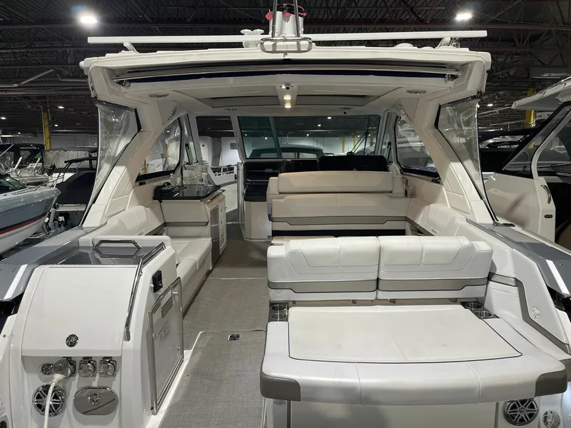 Slide: The Image of 2020 Formula 380 Super Sport Crossover I/O 38 - 7833251
