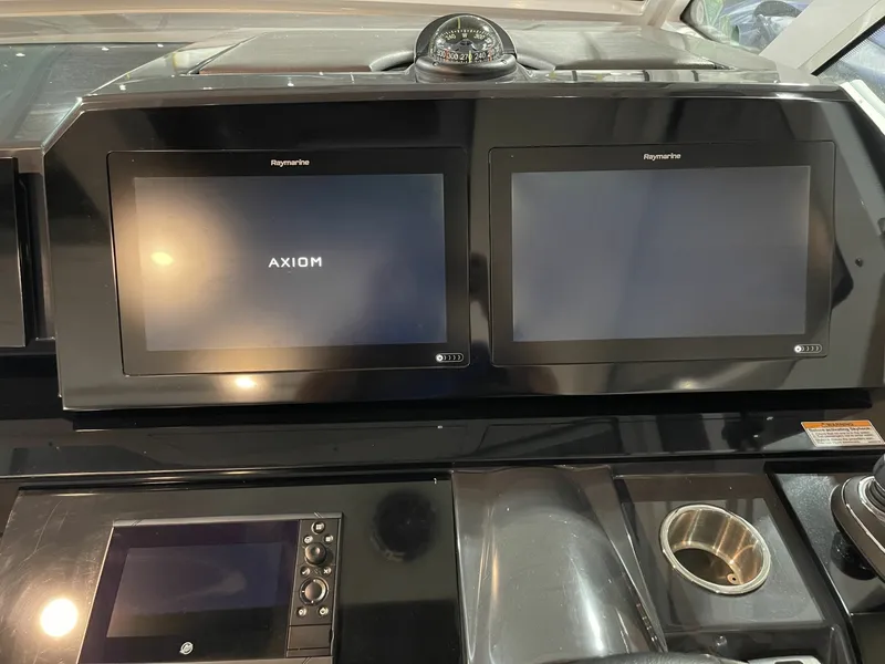 Slide: The Image of 2020 Formula 380 Super Sport Crossover I/O 38 - 7833283