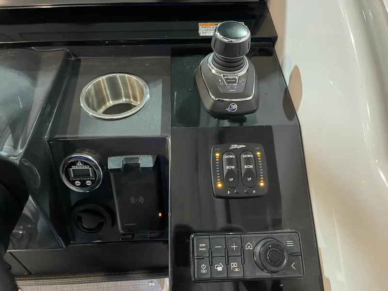 Slide: The Image of 2020 Formula 380 Super Sport Crossover I/O 38 - 7833285