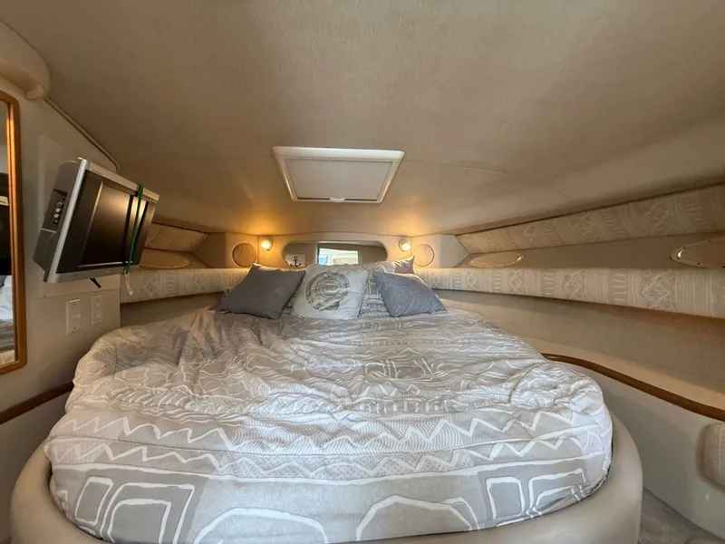 Slide: The Image of 1996 Sea Ray 370 Sundancer 37 - 7833429