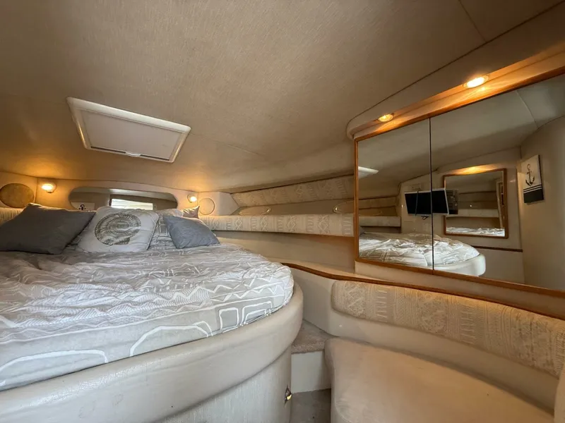 Slide: The Image of 1996 Sea Ray 370 Sundancer 37 - 7833428