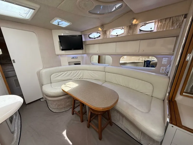 Slide: The Image of 1996 Sea Ray 370 Sundancer 37 - 7833424