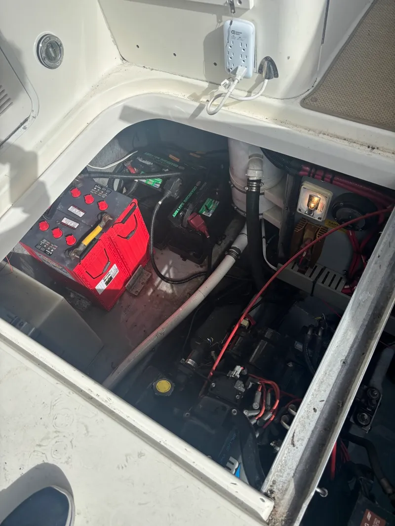 Slide: The Image of 1996 Sea Ray 370 Sundancer 37 - 7833460