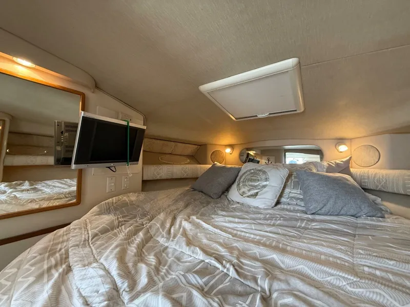 Slide: The Image of 1996 Sea Ray 370 Sundancer 37 - 7833430