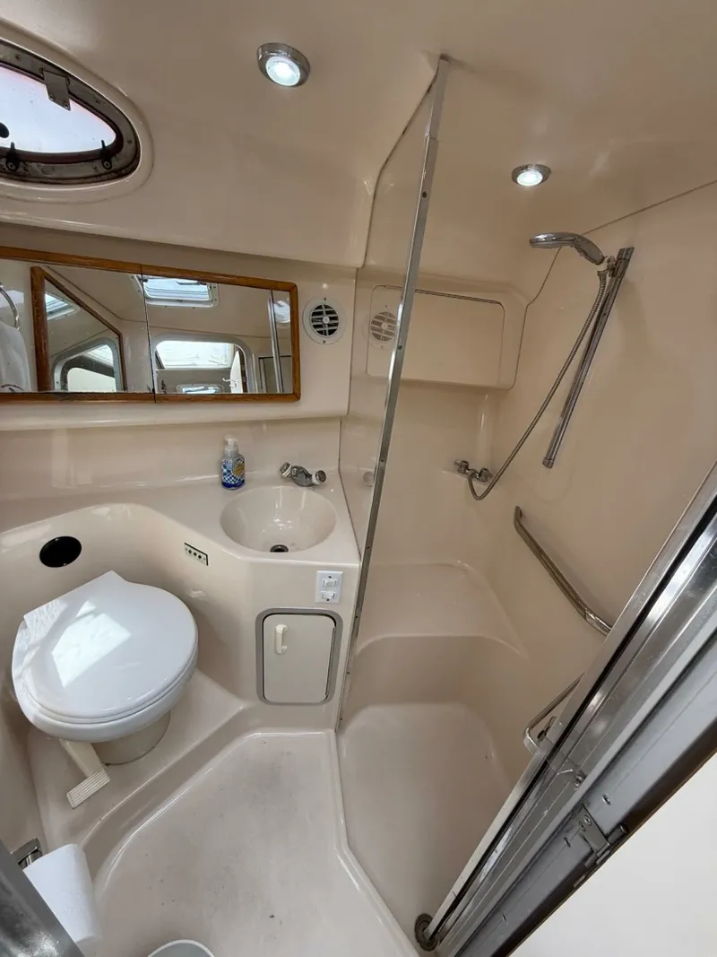 Slide: The Image of 1996 Sea Ray 370 Sundancer 37 - 7833433