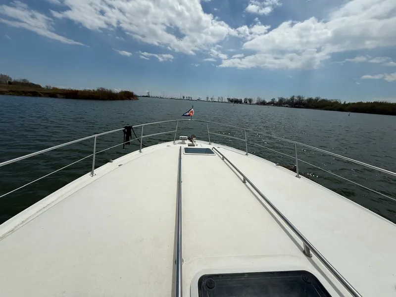 Slide: The Image of 1996 Sea Ray 370 Sundancer 37 - 7833452
