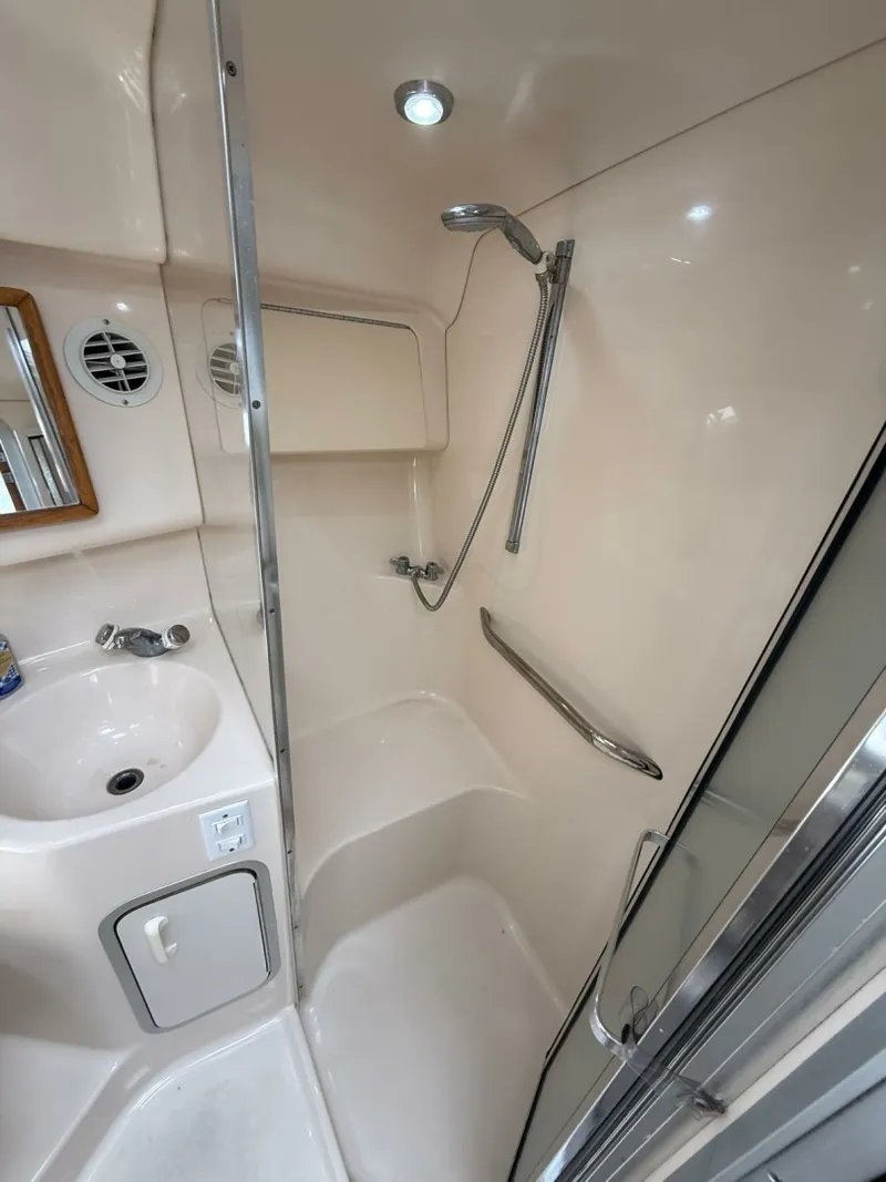 Slide: The Image of 1996 Sea Ray 370 Sundancer 37 - 7833434