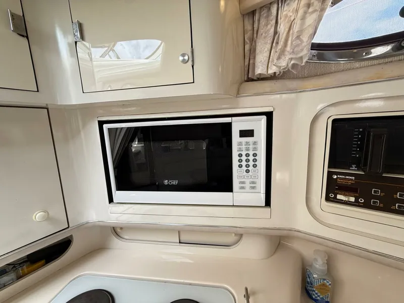 Slide: The Image of 1996 Sea Ray 370 Sundancer 37 - 7833440
