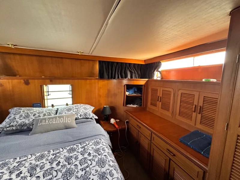 Slide: The Image of 1989 Hi-Star 44 Trawler 44 - 7833488