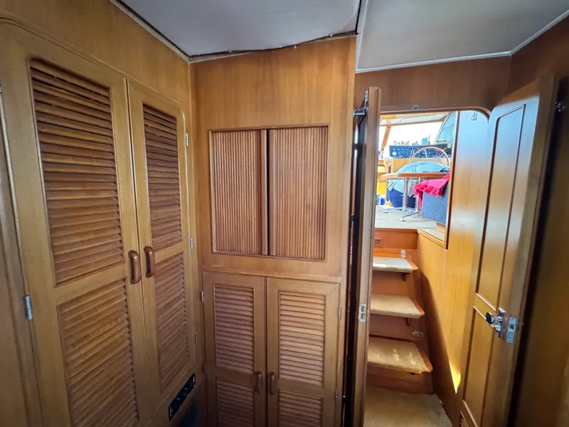 Slide: The Image of 1989 Hi-Star 44 Trawler 44 - 7833491