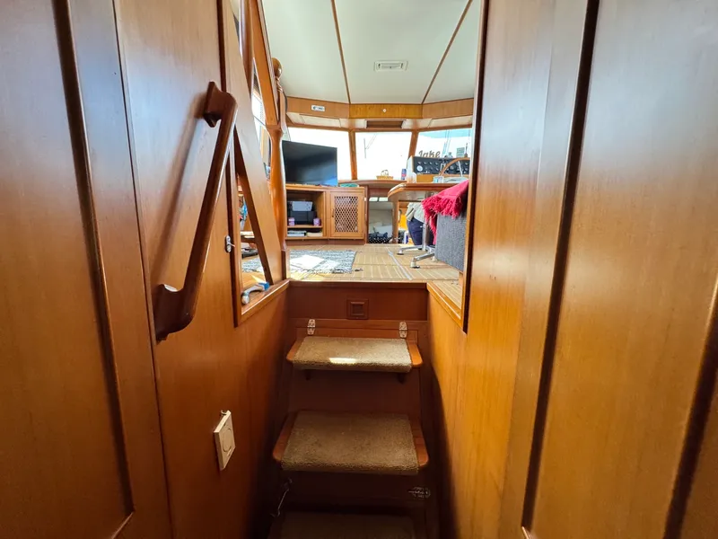 Slide: The Image of 1989 Hi-Star 44 Trawler 44 - 7833495