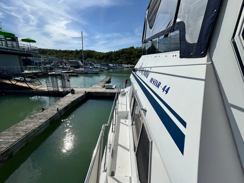 Slide: The Image of 1989 Hi-Star 44 Trawler 44 - 7833497