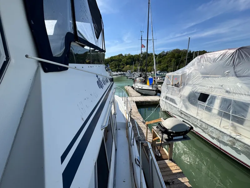 Slide: The Image of 1989 Hi-Star 44 Trawler 44 - 7833498