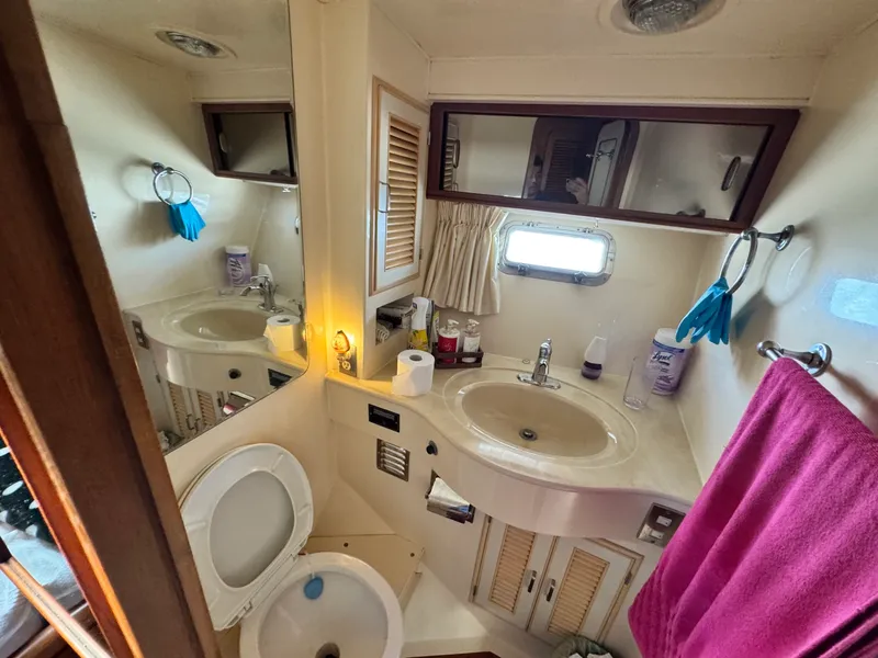 Slide: The Image of 1989 Hi-Star 44 Trawler 44 - 7833484