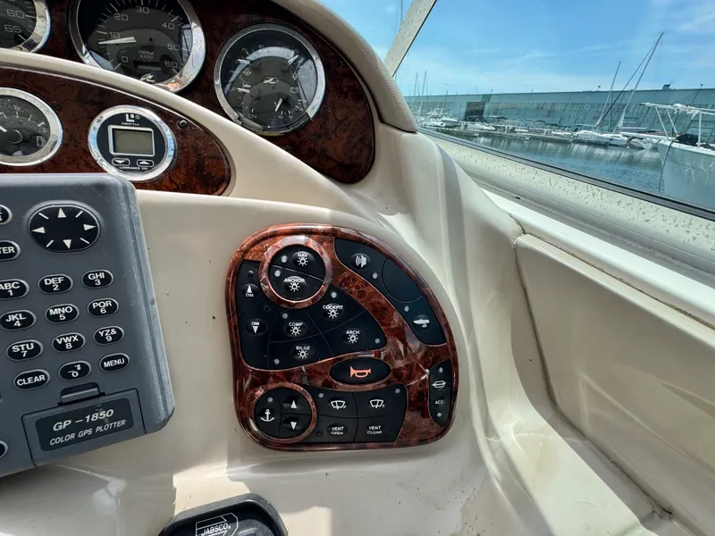 Slide: The Image of 2001 Sea Ray 280 Sundancer 28 - 7833529