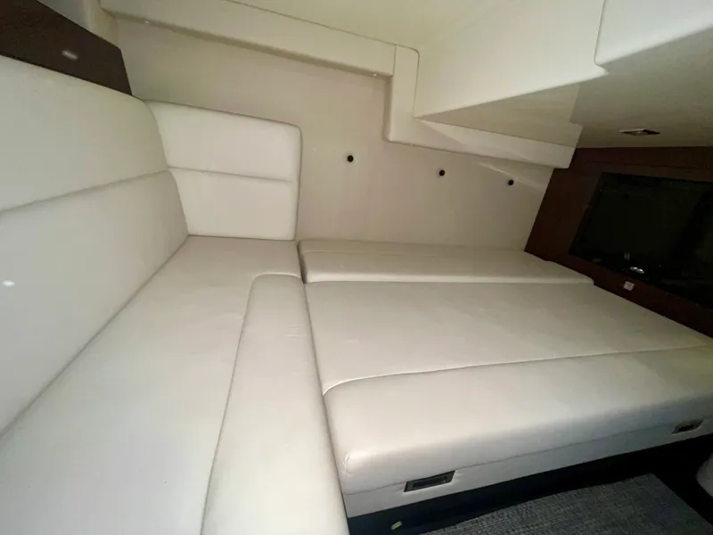Slide: The Image of 2012 Monterey 320 Sport Yacht 32 - 7833668