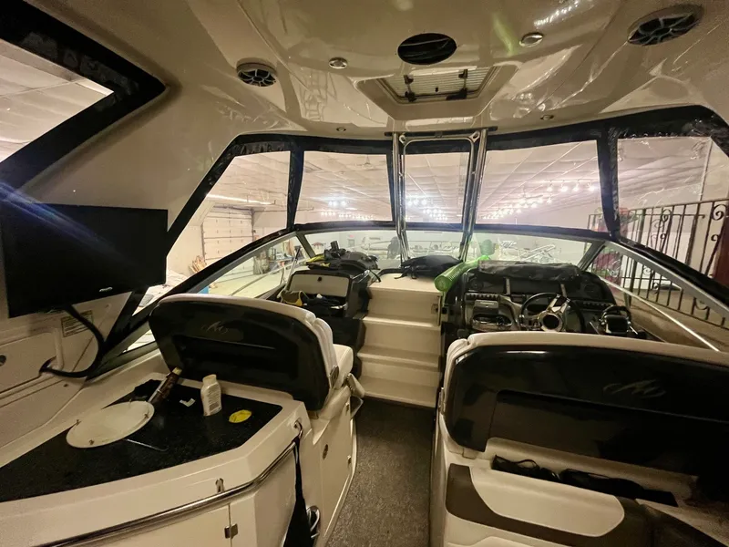 Slide: The Image of 2012 Monterey 320 Sport Yacht 32 - 7833643