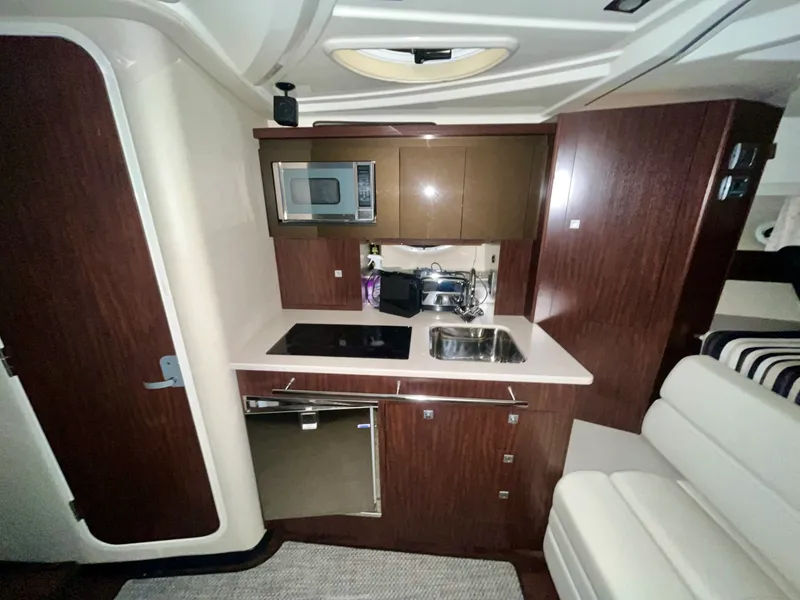 Slide: The Image of 2012 Monterey 320 Sport Yacht 32 - 7833664