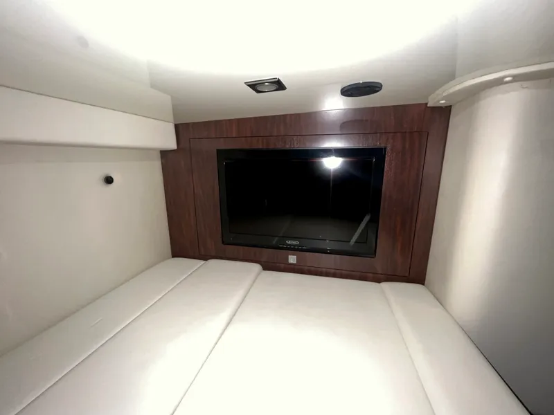 Slide: The Image of 2012 Monterey 320 Sport Yacht 32 - 7833669