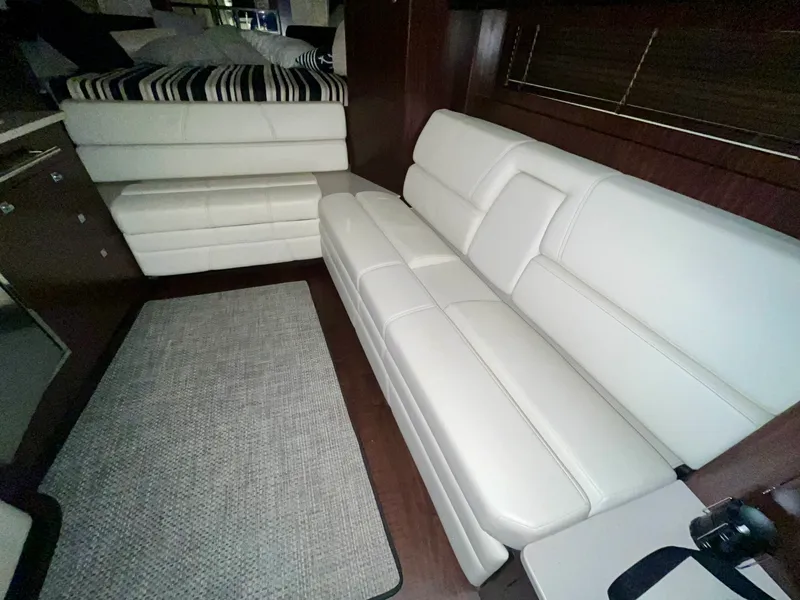 Slide: The Image of 2012 Monterey 320 Sport Yacht 32 - 7833660