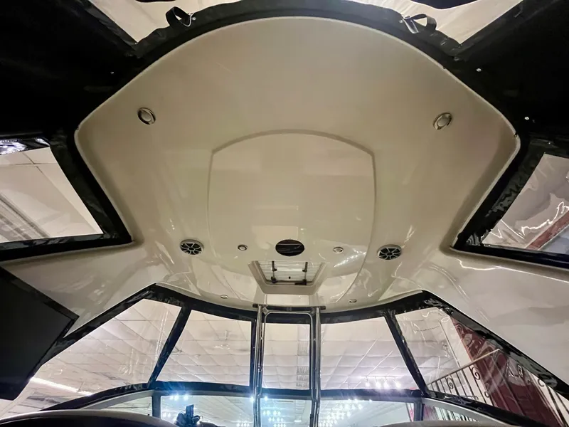 Slide: The Image of 2012 Monterey 320 Sport Yacht 32 - 7833647