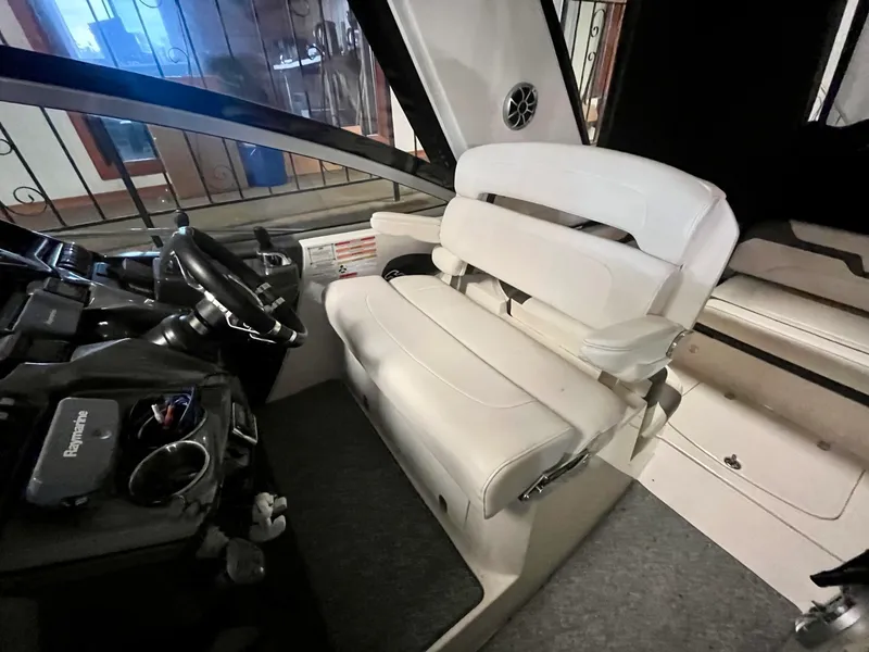 Slide: The Image of 2012 Monterey 320 Sport Yacht 32 - 7833649