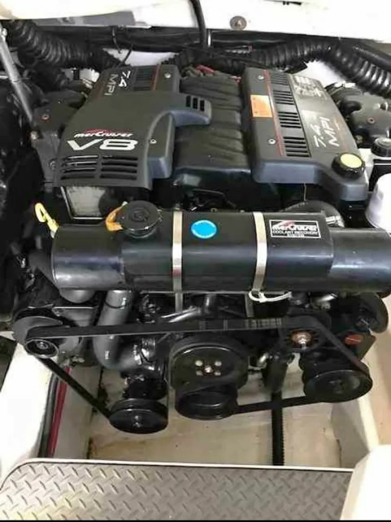 Slide: The Image of 1999 Formula 330 Sun Sport 33 - 7833701