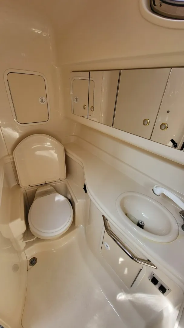 Slide: The Image of 2003 Sea Ray 320 Sundancer 32 - 7833775