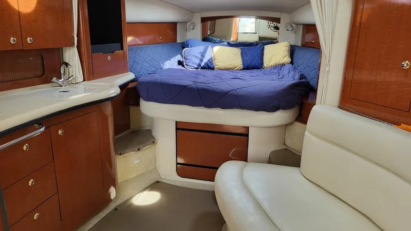 Slide: The Image of 2003 Sea Ray 320 Sundancer 32 - 7833773