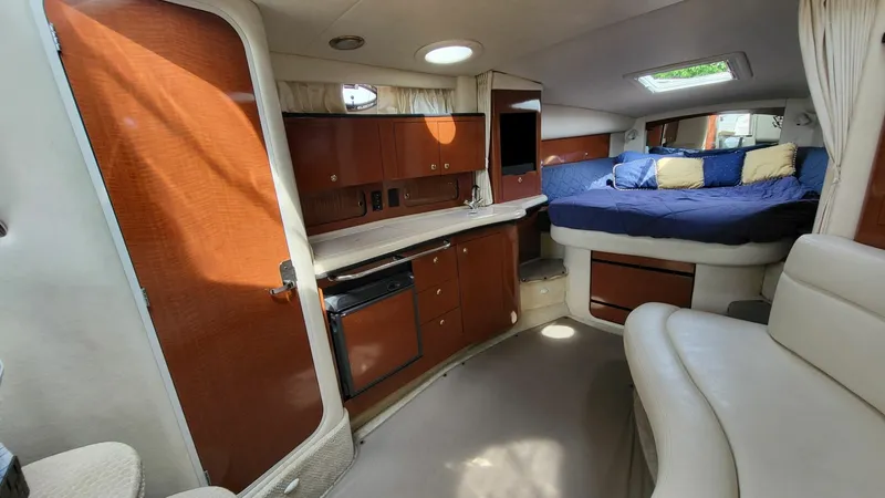 Slide: The Image of 2003 Sea Ray 320 Sundancer 32 - 7833772