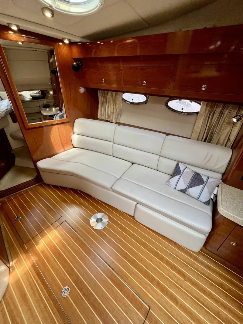 Slide: The Image of 2005 Regal 3560 Commodore 35 - 7833804